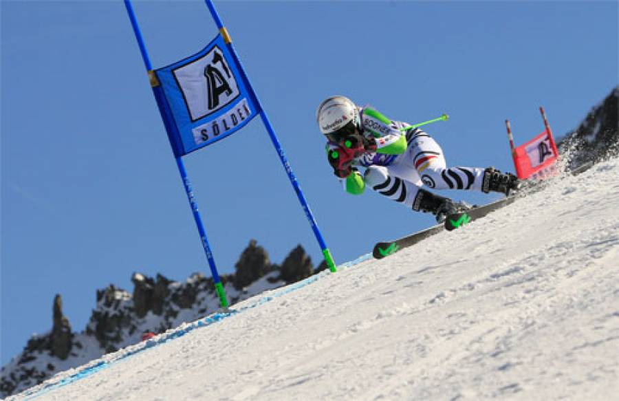 Rebensburg dritte beim Weltcupauftakt – das Wintersportwochenende