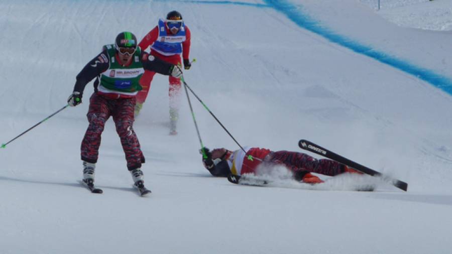 Der Skicross-Weltcup in Grasgehren – Harte Kämpfe, blutige Nasen