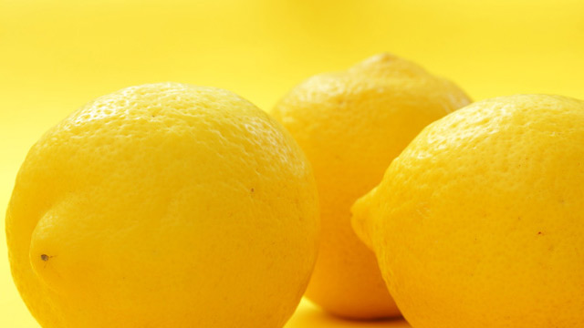 Appetitzügler aus der Natur: Zitrone und Zitronensaft