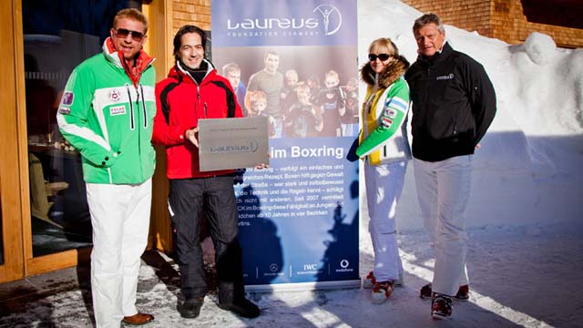 Laureus-Teams sammeln Spenden beim &quot;Weißen Rennen&quot; in Lech Zürs