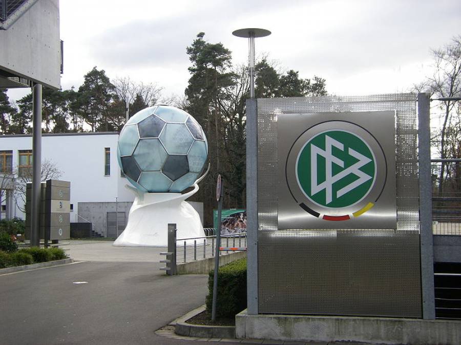 UEFA ehrt DFB-Jugendarbeit