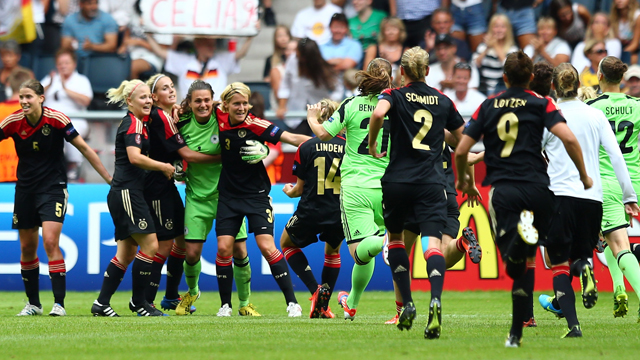 Frauen, Dortmund, Schweinsteiger und Klinsmann erfolgreich