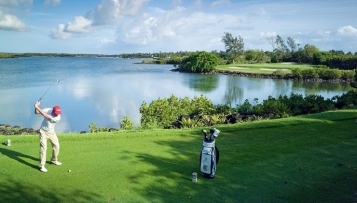 Legendär: Abschlagen im Belle Mare Plage Golf Club