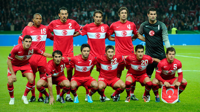Die Play-Offs EM 2012: Türkei gegen Kroatien, Portugal gegen Bosnien
