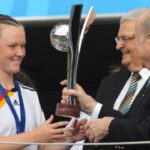 picure alliance/Als Kapitänin der U-20 bekommt Marina Hegering 2010 den WM-Pokal überreicht