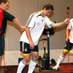 picture-alliance; Oliver Schmidtlein beim Training mit Philipp Lahm und Miroslav Klose
