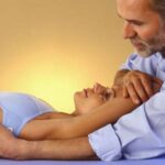www.rolfing.de; Dr. Robert Schleip (Foto) arbeitete viele Jahre als Rolfer™, seit 10 Jahren arbeitet er als Faszienforscher.