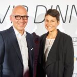ISPO; ISPO Pokal-Preisträgerin Gerlinde Kaltenbrunner mit Messechef Klaus Dittrich.