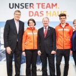 Picture Alliance -- Von links: Erhard Wienkamp (Executive Director Messe Düsseldorf), Veronika Rücker (Vorstandsvorsitzende DOSB), Friedhelm Julius Beucher (Präsident DBS), Andreas Wellinger, Susanne Aigner-Drews (Geschäftsführerin Discovery Network Deuts