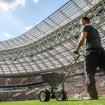 gettyimages.de -- Letzte Vorbereitungen vor dem Eröffnungsspiel im Moskauer Luschniki-Stadion
