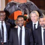 gettyimages.de -- Anthony Yeboah, Jay-Jay Okocha, Jan Age Fjörtoft und Oka Nikolov (v.li) beim 37. Deutschen SportpresseBall in Frankfurt
