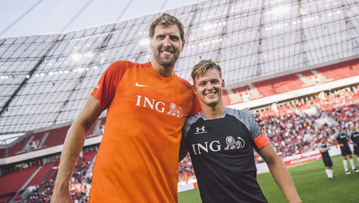 ING Deutschland / Philipp Reinhard Dirk Nowitzki (li.) und Mick Schumacher (re.) bei "Champions for Charity" 2019 in der BayArena Leverkusen.